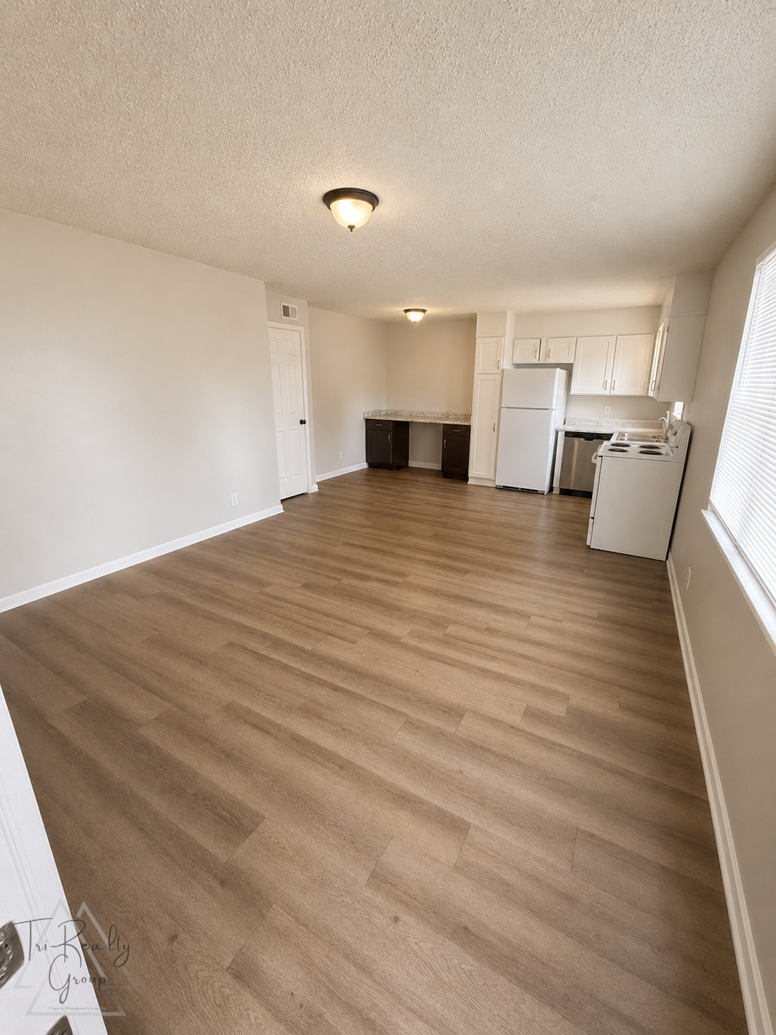 425 Westlawn Dr. Apt. 24